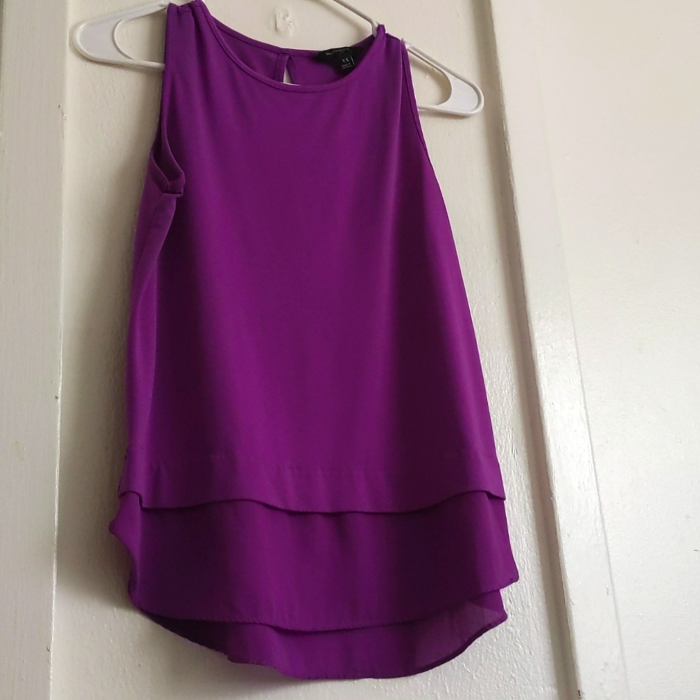 Banana Republic: Flowy purple top
